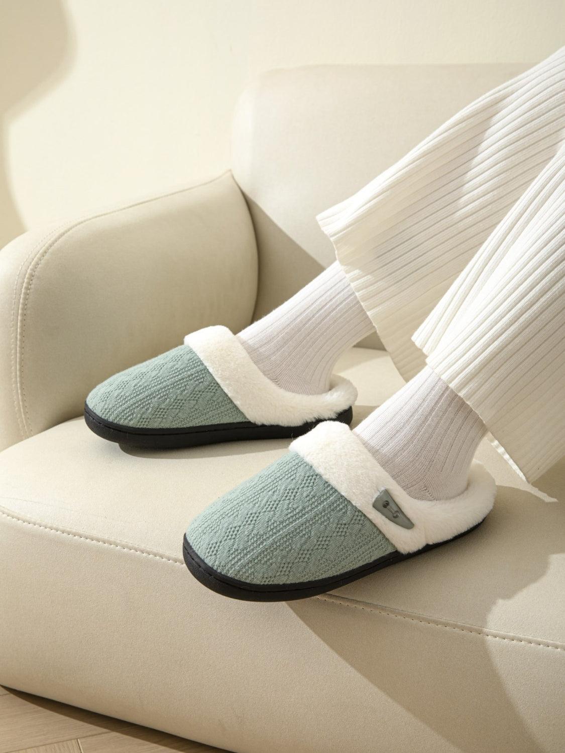Horn Buckle Furry Texture Flat Slippers Gum Leaf