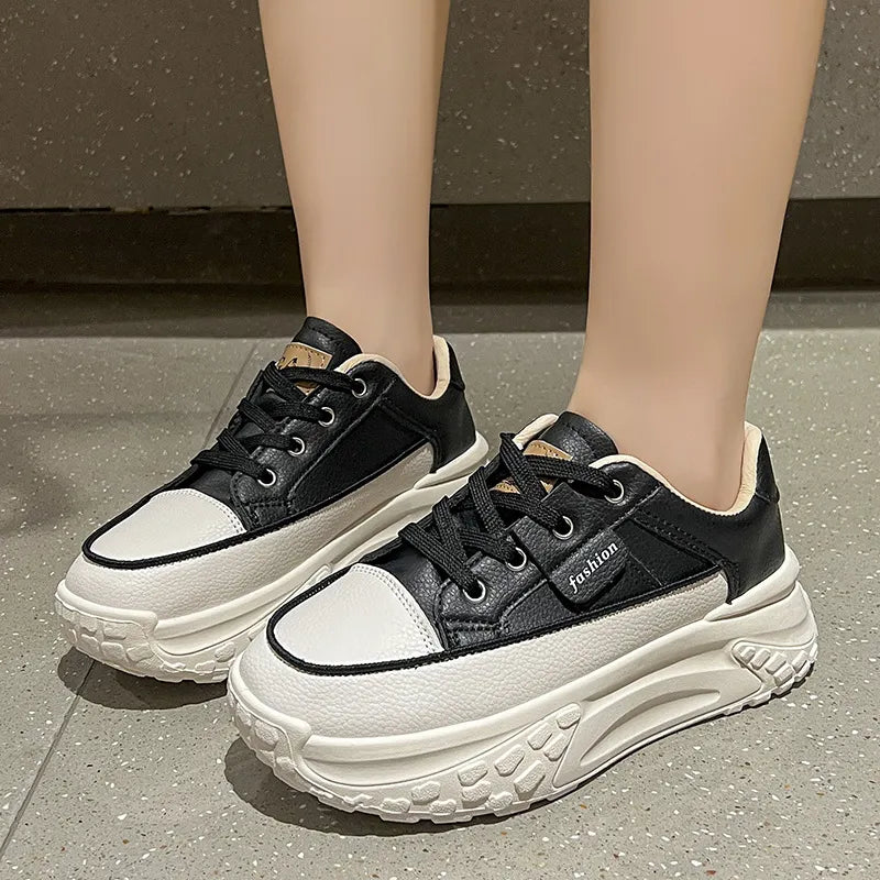 Round Toe Platform Sneakers Black