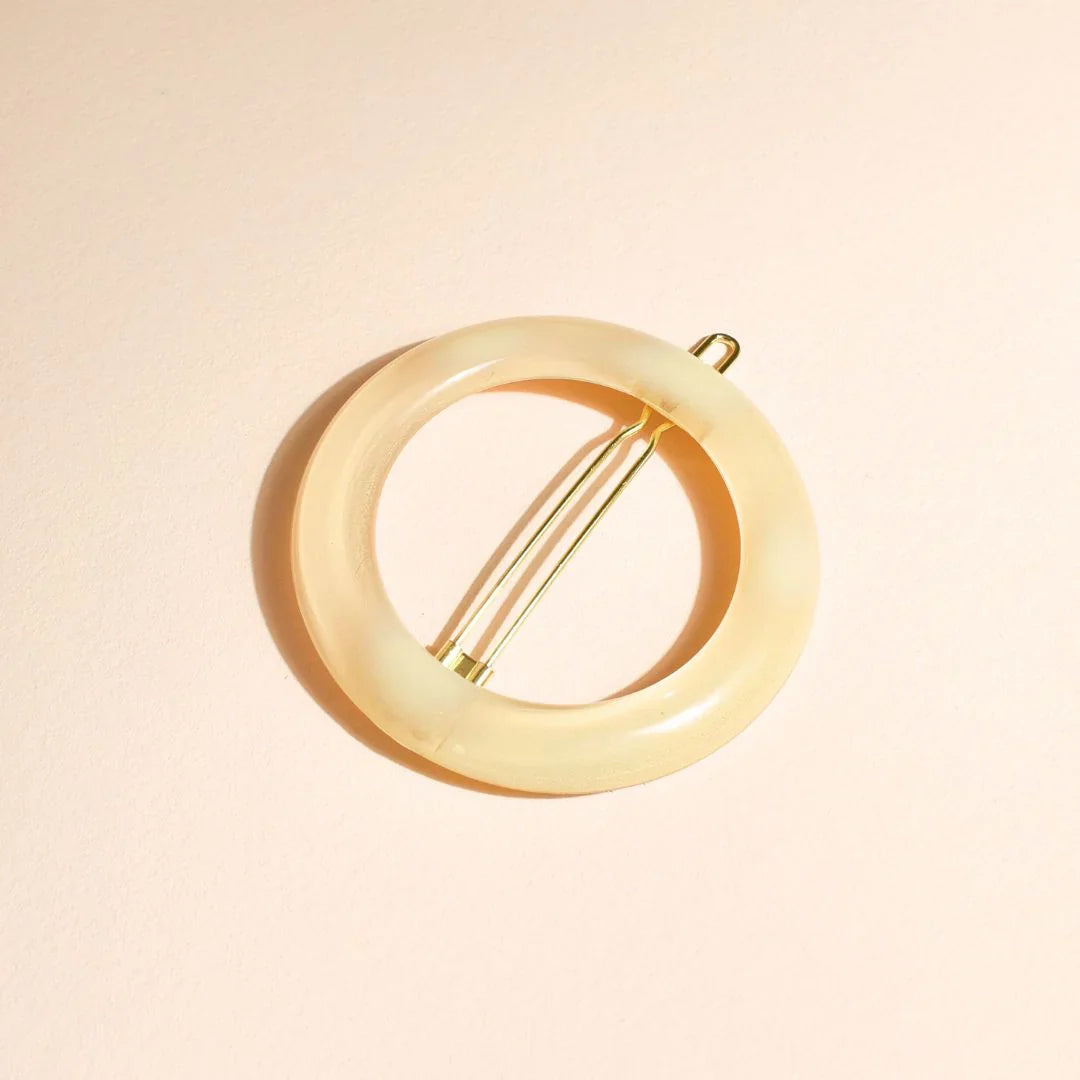 Signature Round Clip