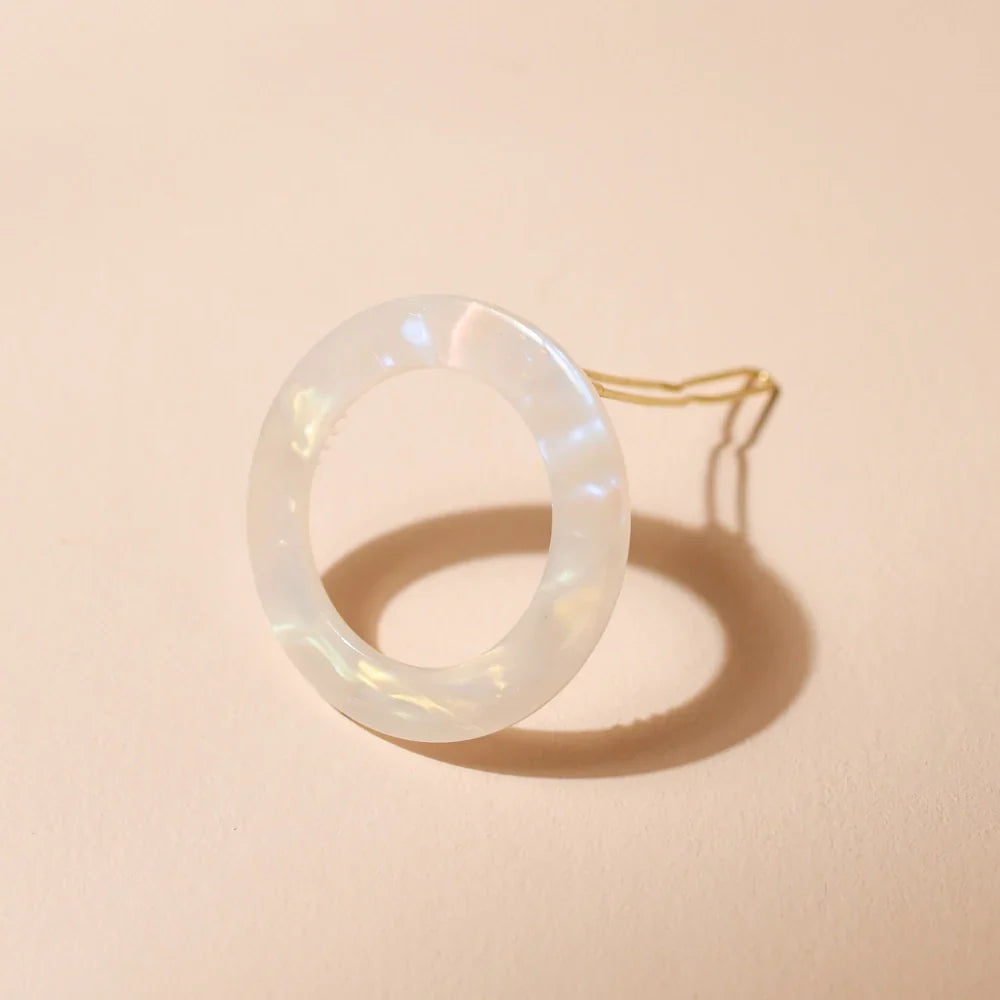 Signature Round Clip