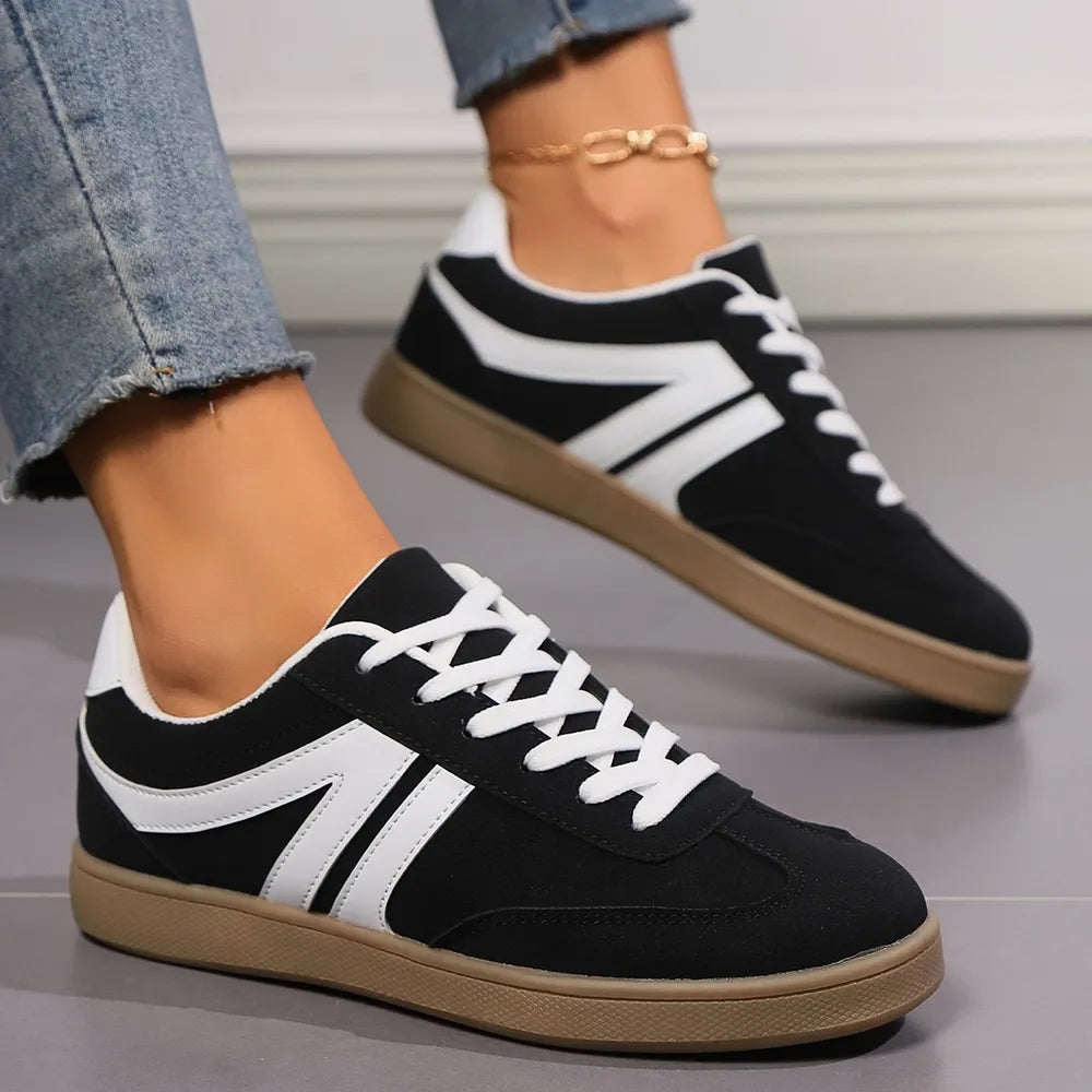 Lace Up Round Toe Flat Sneakers Black