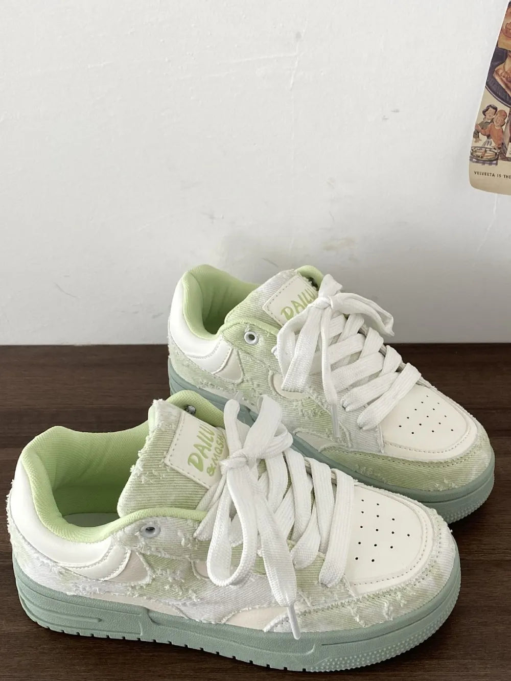 Lace Up Round Toe Platform Sneakers Green