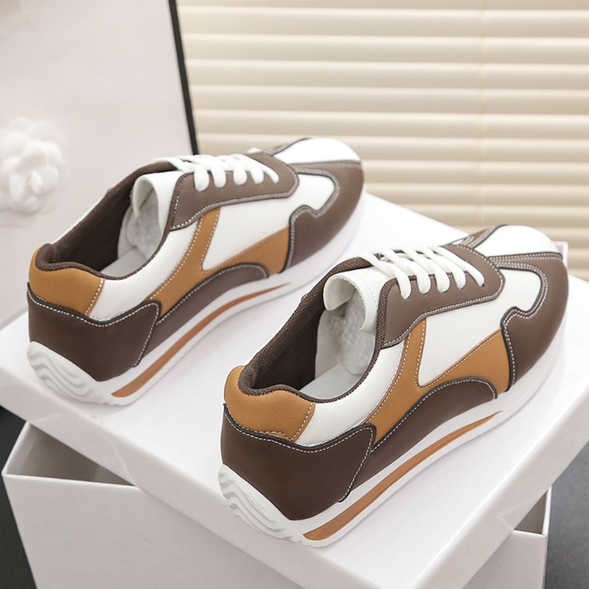 Round Toe Flats Sneakers Brown