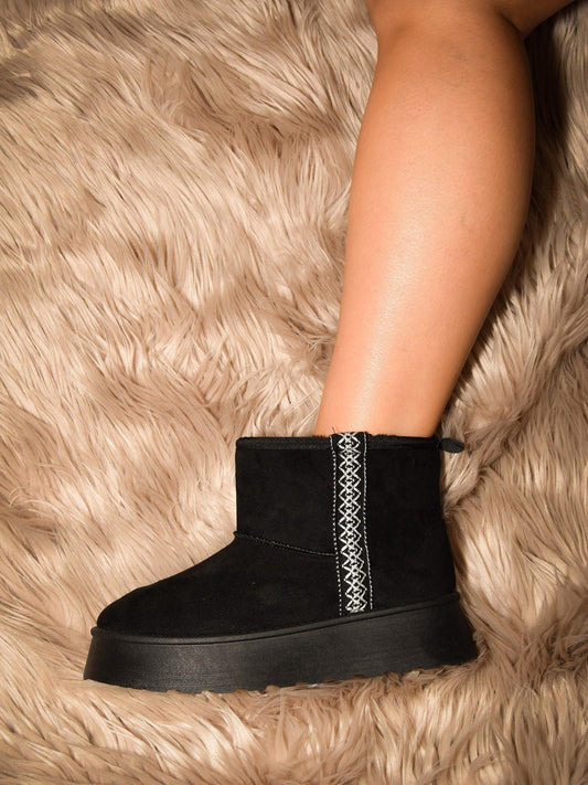 WILD DIVA Round Toe Platform Boots Black