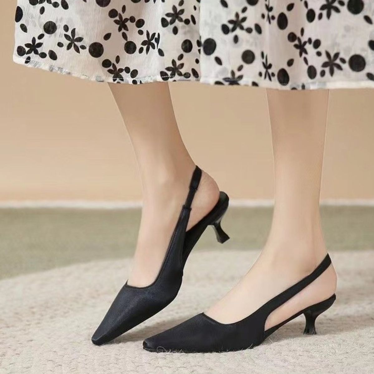 Point Toe Kitten Heel Slingback Pumps Black