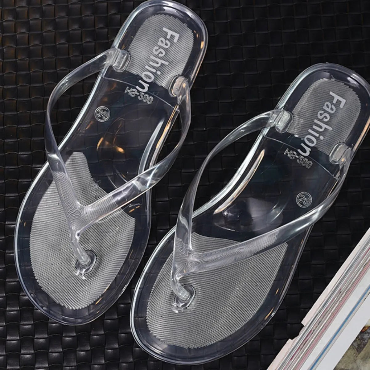 Toe Post Flats Slippers White