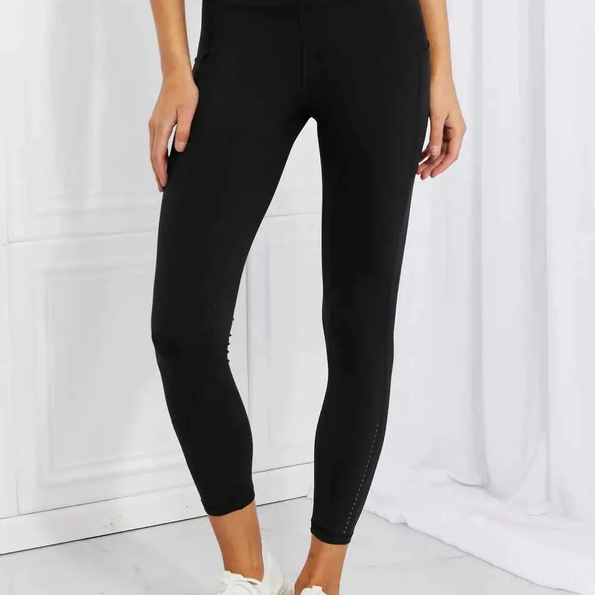 Reflective Dot Strengthen & Lengthen Active Leggings