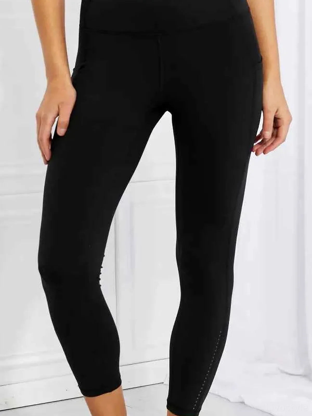 Reflective Dot Strengthen & Lengthen Active Leggings