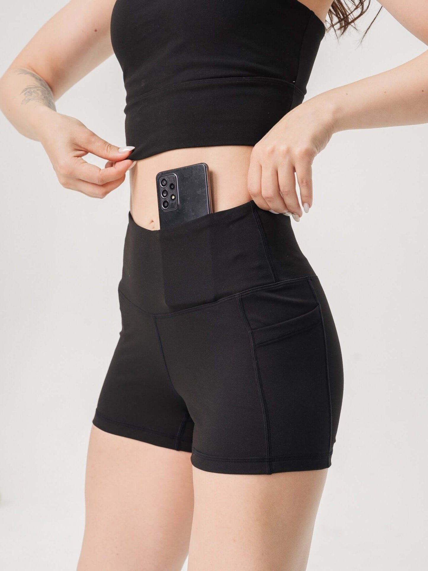Three Pocket Basic Short